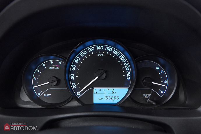 Toyota Auris (II Рестайлинг) 1.4 MT (90 л.с.) 2016(8)