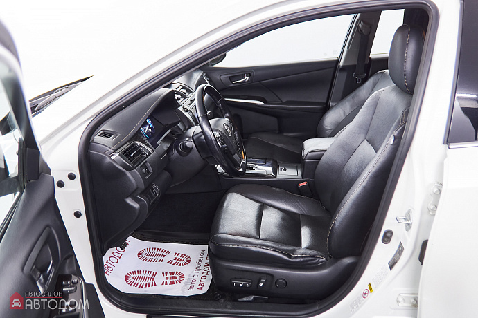 Toyota Camry (VII (XV50) Рестайлинг) 2.0 AT (150 л.с.) 2015(10)