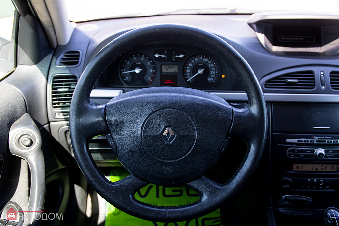Renault Laguna (II Рестайлинг) 1.6 MT (112 л.с.) 2007(7)